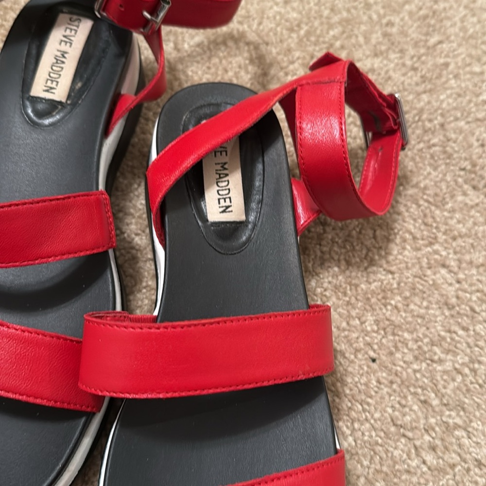 Steve Madden red sandals.. New - Picture 4 of 7